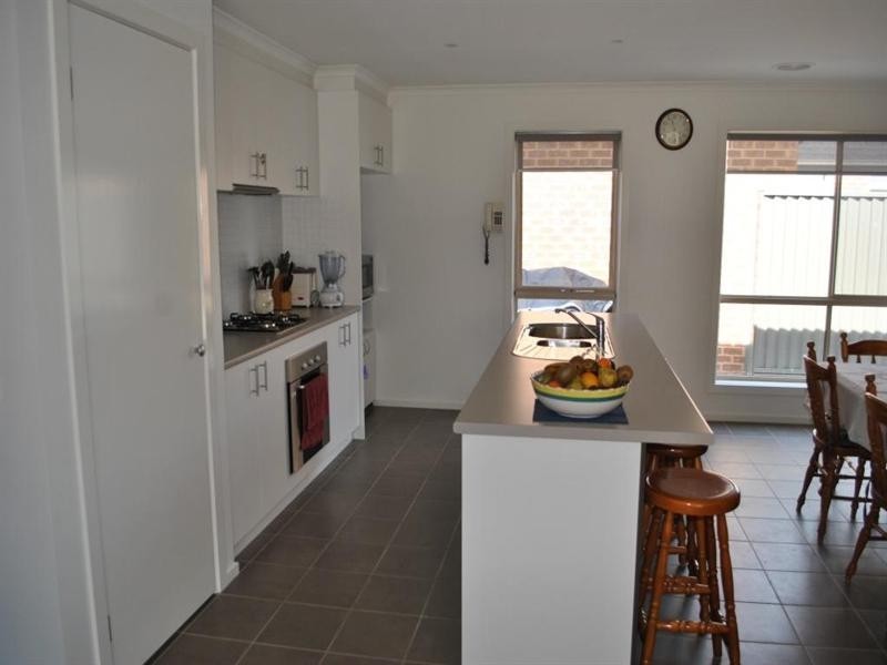 27 Springwater Drive, Lara VIC 3212
