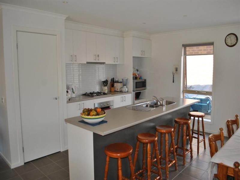 27 Springwater Drive, Lara VIC 3212
