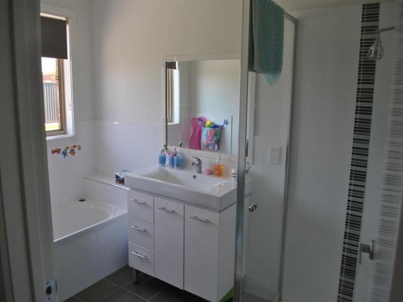 27 Springwater Drive, Lara VIC 3212