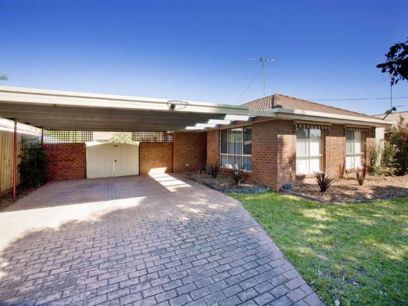 32 Henderson Drive, Lara VIC 3212