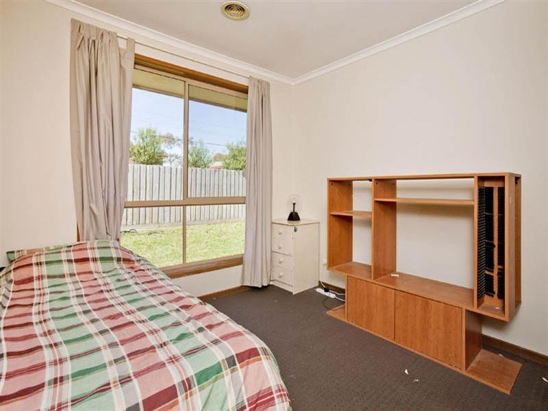 32 Henderson Drive, Lara VIC 3212