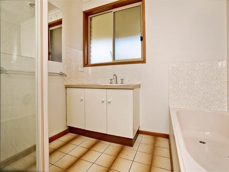 32 Henderson Drive, Lara VIC 3212