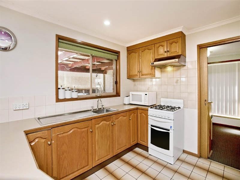 32 Henderson Drive, Lara VIC 3212