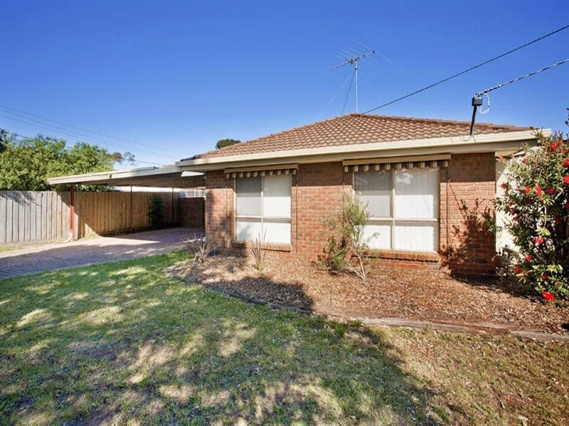 32 Henderson Drive, Lara VIC 3212