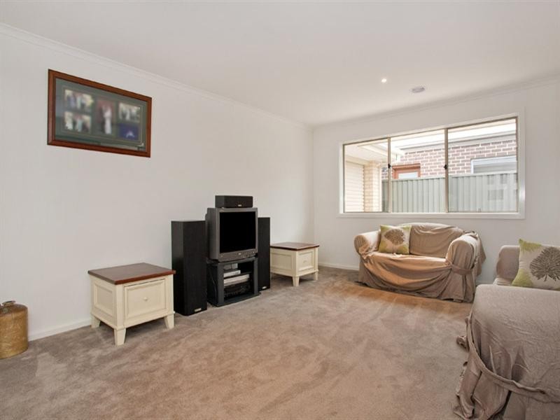 22 Springwater Drive, Lara VIC 3212