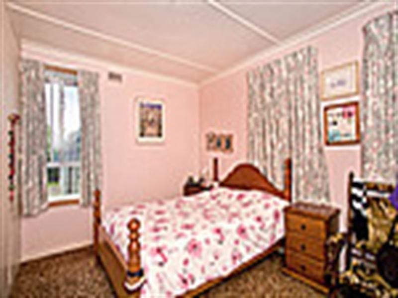 6 Rose Avenue, Norlane VIC 3214