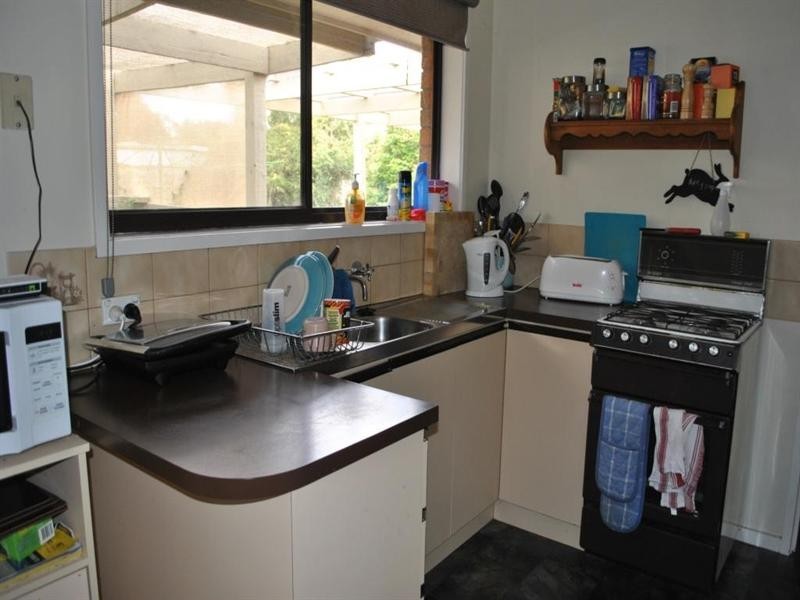 10 Vickers Court, Corio VIC 3214