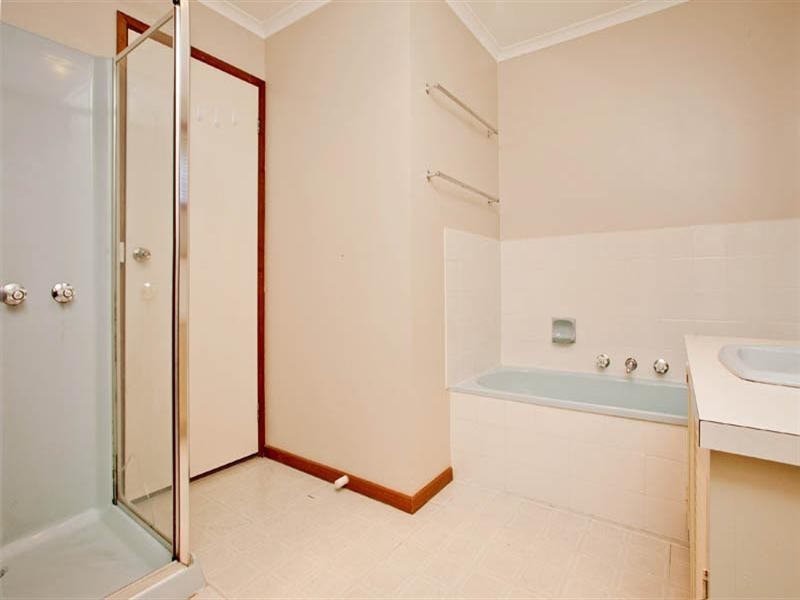 16 Swan Street, Lara VIC 3212