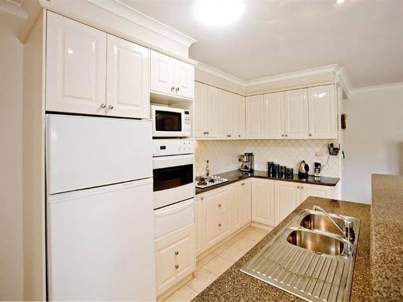 45 Lakeside Boulevard, Lara VIC 3212