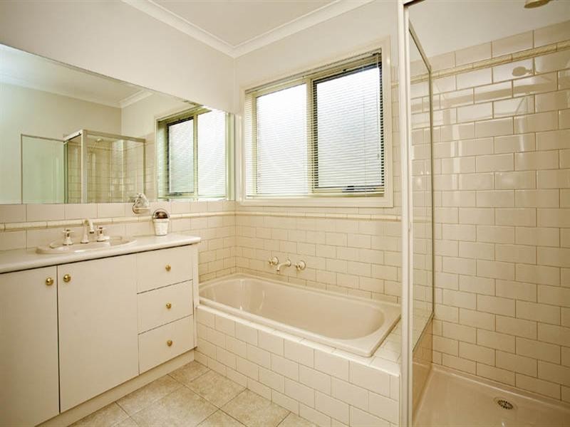 45 Lakeside Boulevard, Lara VIC 3212
