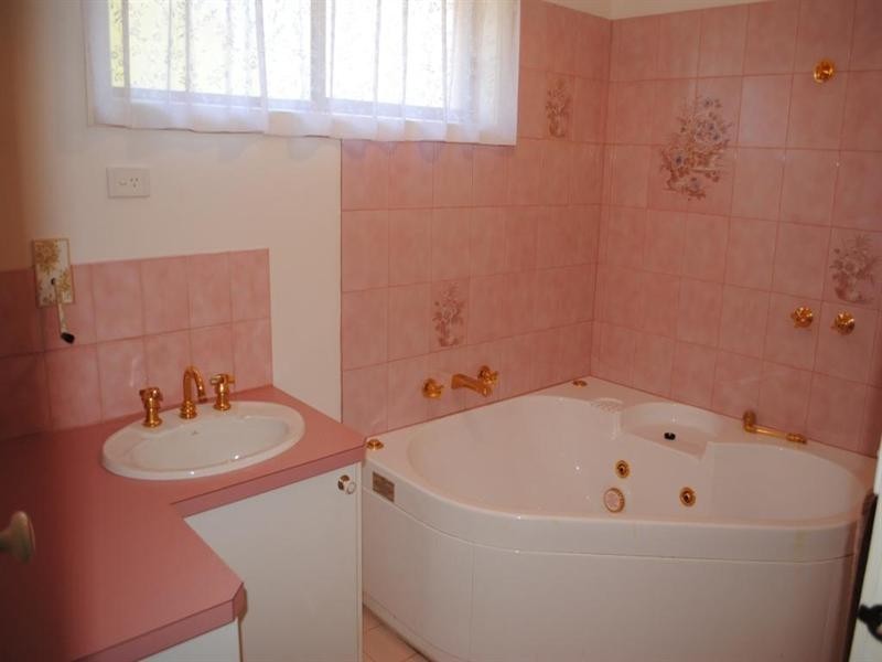 1 Dunwinnie Court, Hamlyn Heights VIC 3215