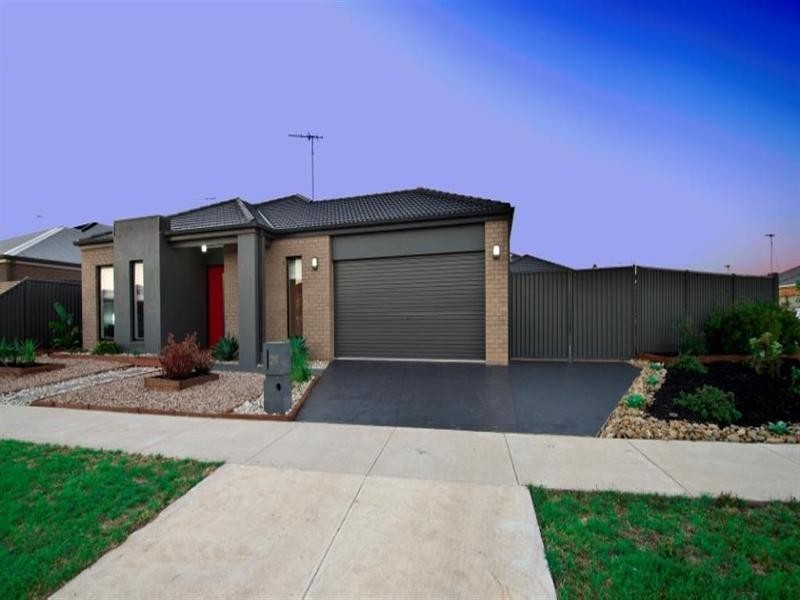 28 Moorhen Drive, Lara VIC 3212