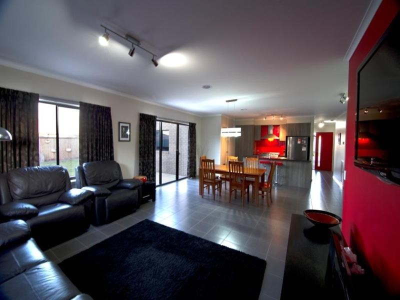 28 Moorhen Drive, Lara VIC 3212