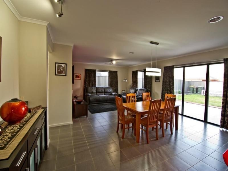 28 Moorhen Drive, Lara VIC 3212
