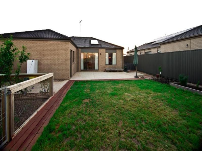 28 Moorhen Drive, Lara VIC 3212