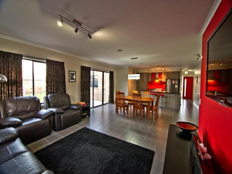 28 Moorhen Drive, Lara VIC 3212
