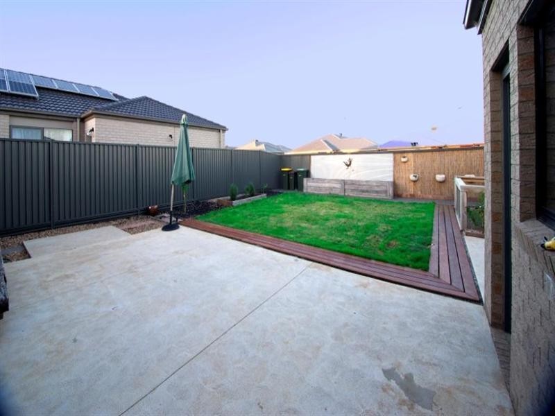 28 Moorhen Drive, Lara VIC 3212