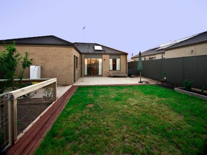 28 Moorhen Drive, Lara VIC 3212