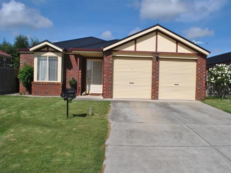 3 Redleaf Close, Lara VIC 3212
