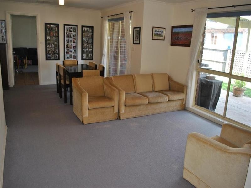 3 Redleaf Close, Lara VIC 3212