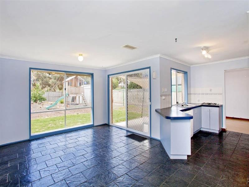 65 Cameron Crescent, Lara VIC 3212