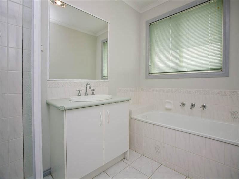 12 Egret Court, Lara VIC 3212