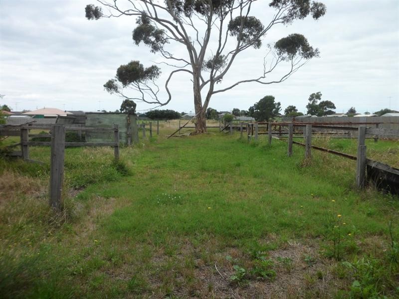 285 Wilsons Road, St Albans Park VIC 3219