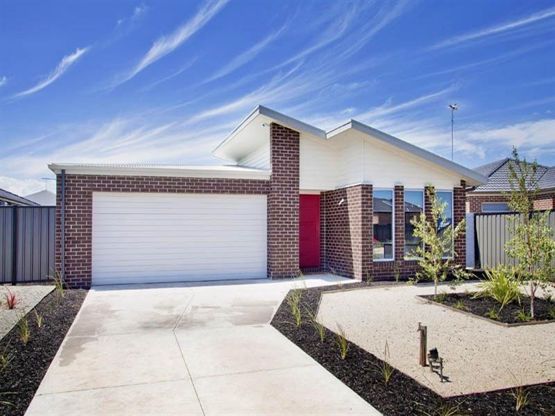 8 Raymond George Place, Lara VIC 3212