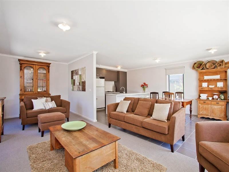 8 Raymond George Place, Lara VIC 3212