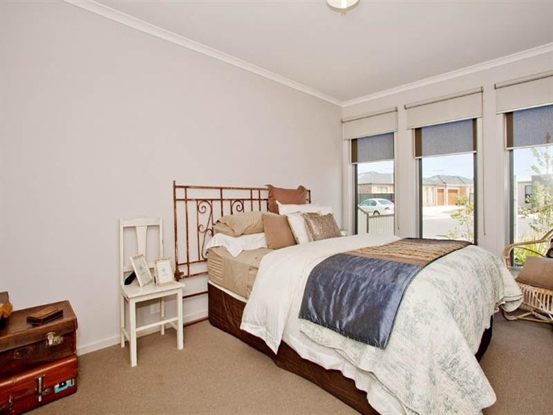 8 Raymond George Place, Lara VIC 3212