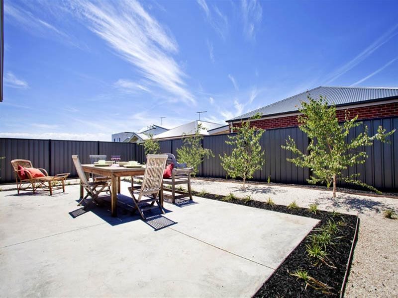 8 Raymond George Place, Lara VIC 3212