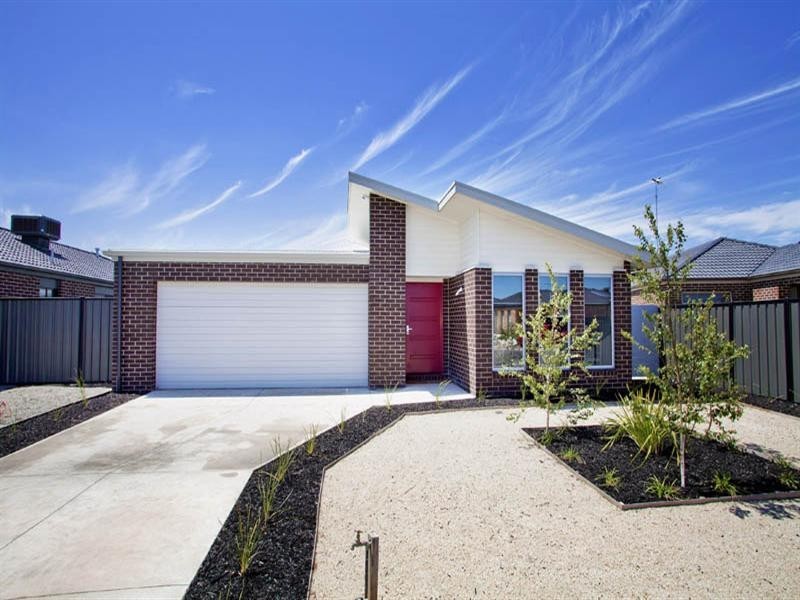 8 Raymond George Place, Lara VIC 3212