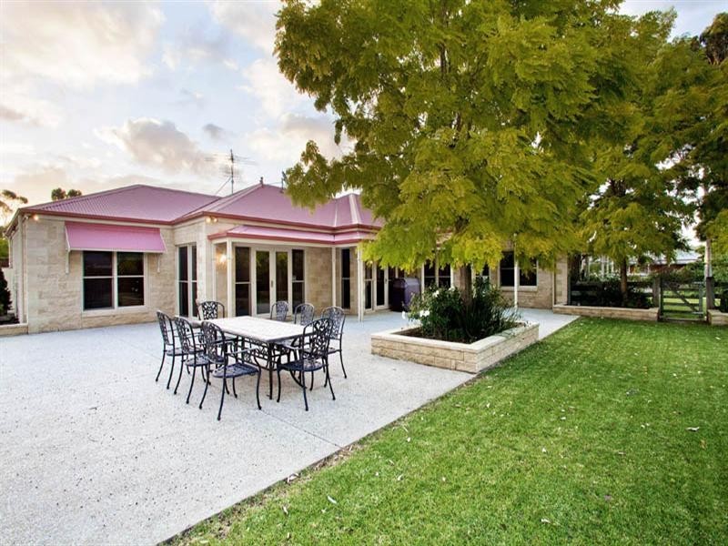 4 Wongalea Drive, Lara VIC 3212