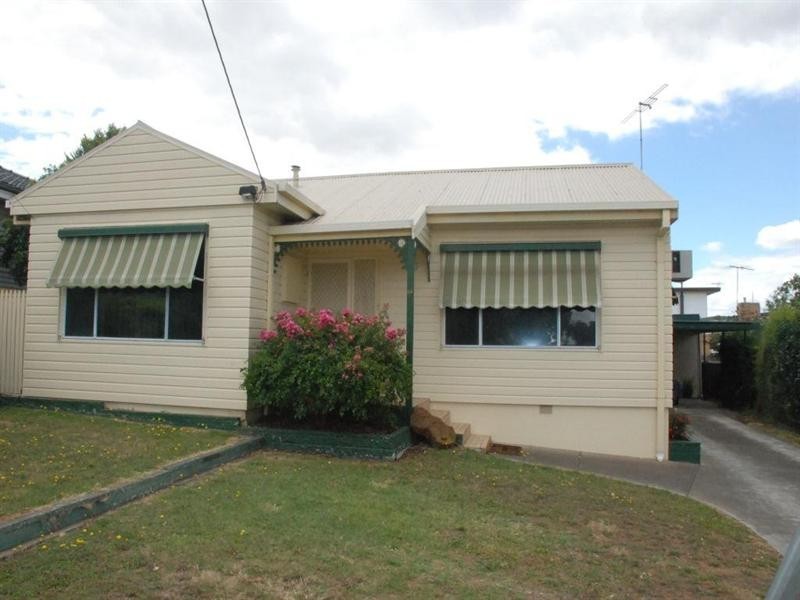 18 Sycamore Street, Hamlyn Heights VIC 3215