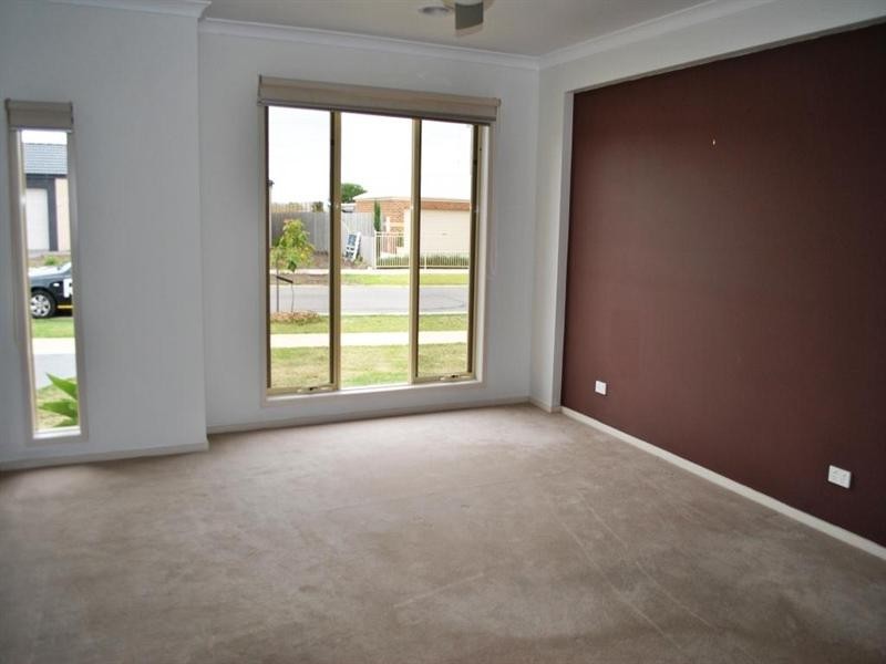 6 Hipwell Court, Lovely Banks VIC 3221