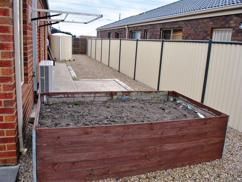 6 Hipwell Court, Lovely Banks VIC 3221