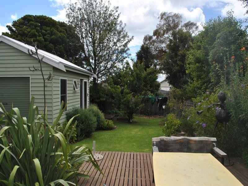 12 Craddock Street, North Geelong VIC 3215