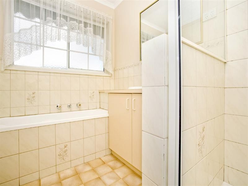 1/28 Cameron Crescent, Lara VIC 3212