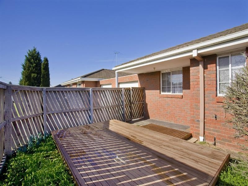 1/28 Cameron Crescent, Lara VIC 3212