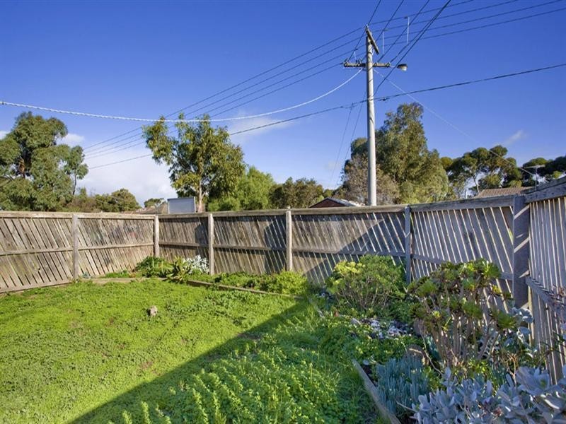 1/28 Cameron Crescent, Lara VIC 3212