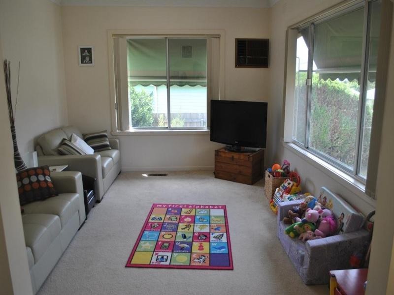 18 Sycamore Street, Hamlyn Heights VIC 3215