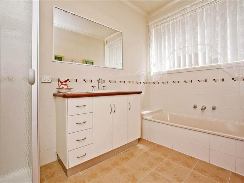 1 Hailar Lane, Lara VIC 3212