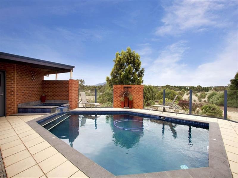 30 Thomas Road, Lara VIC 3212