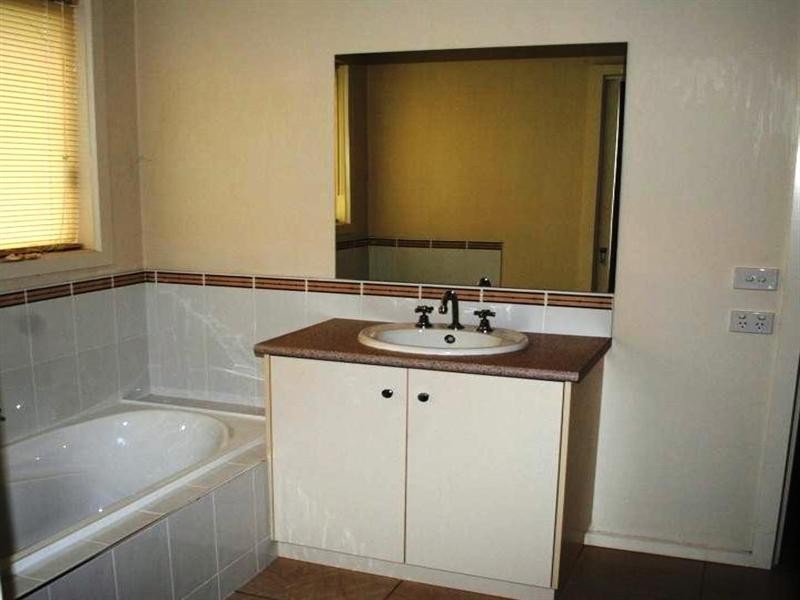 13 Yalloak Street, Norlane VIC 3214