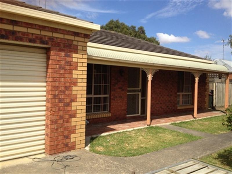 2/145 Torquay Road, Grovedale VIC 3216