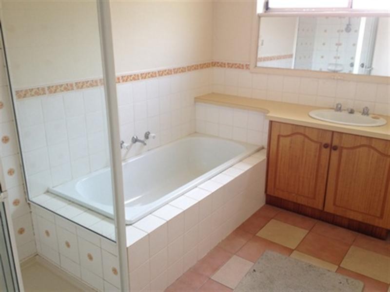 2/145 Torquay Road, Grovedale VIC 3216