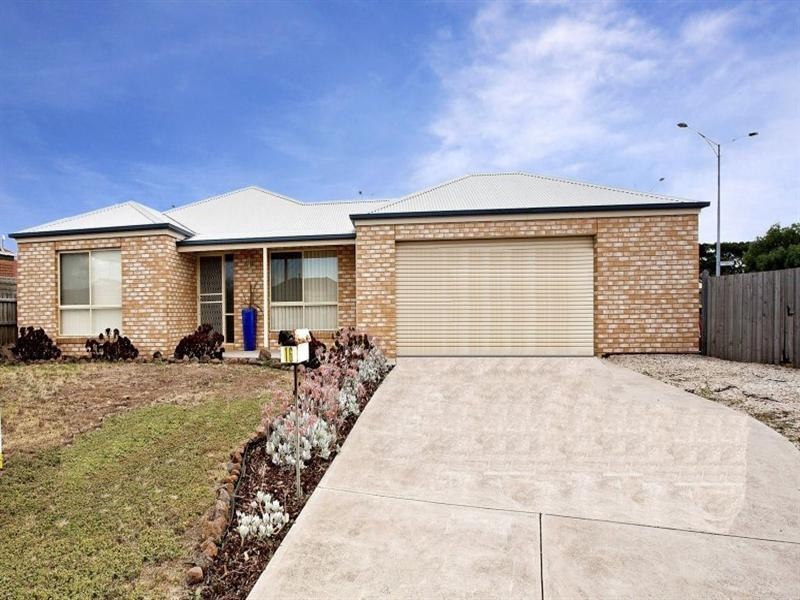 16 Magpie Close, Lara VIC 3212