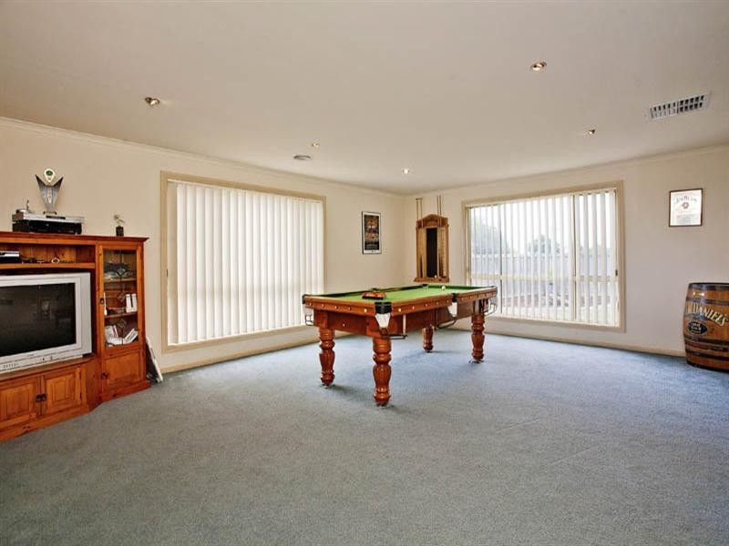 16 Magpie Close, Lara VIC 3212