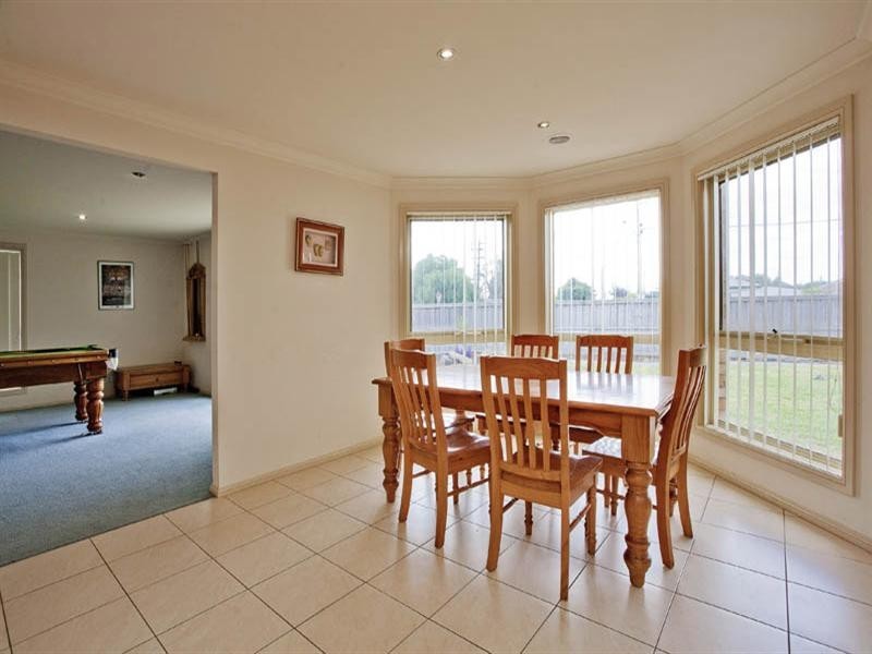16 Magpie Close, Lara VIC 3212