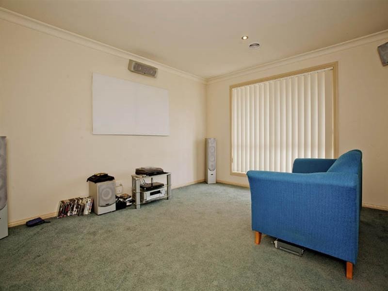 16 Magpie Close, Lara VIC 3212